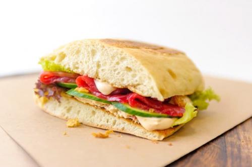 Сэндвич с лососем гравлакс Сэндвич с лососем гравлакс